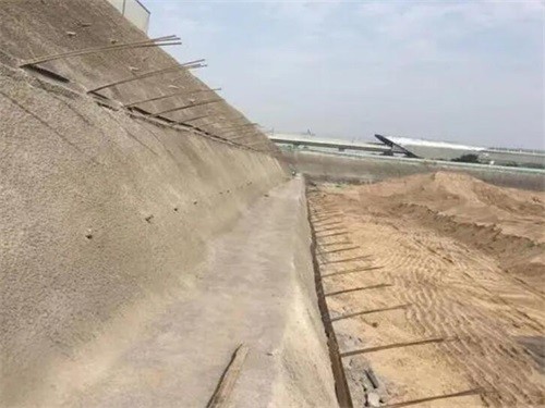 科尔沁右翼中河道边坡加固